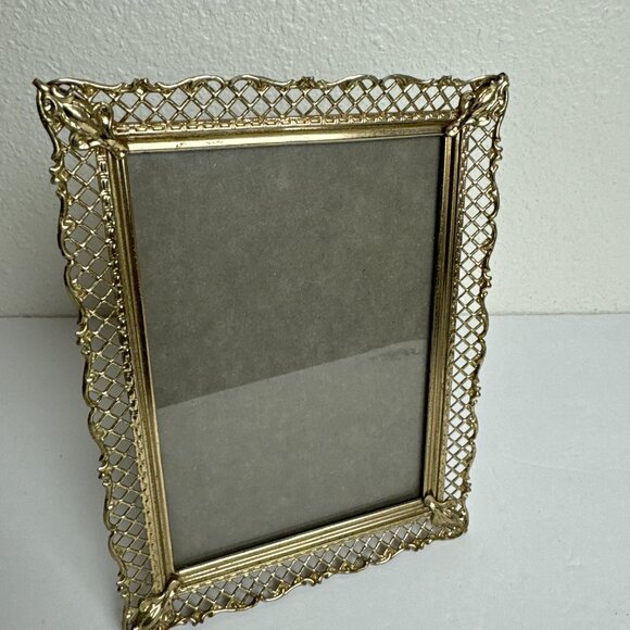 Vintage 6 x 8 Gold Filigree Ornate Metal Picture Frame w/Glass - Picture 1 of 9